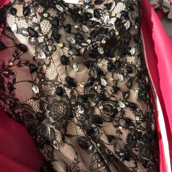 🌸🌸 PROM DRESS!!! 🎀👗 - Picture 2 of 7